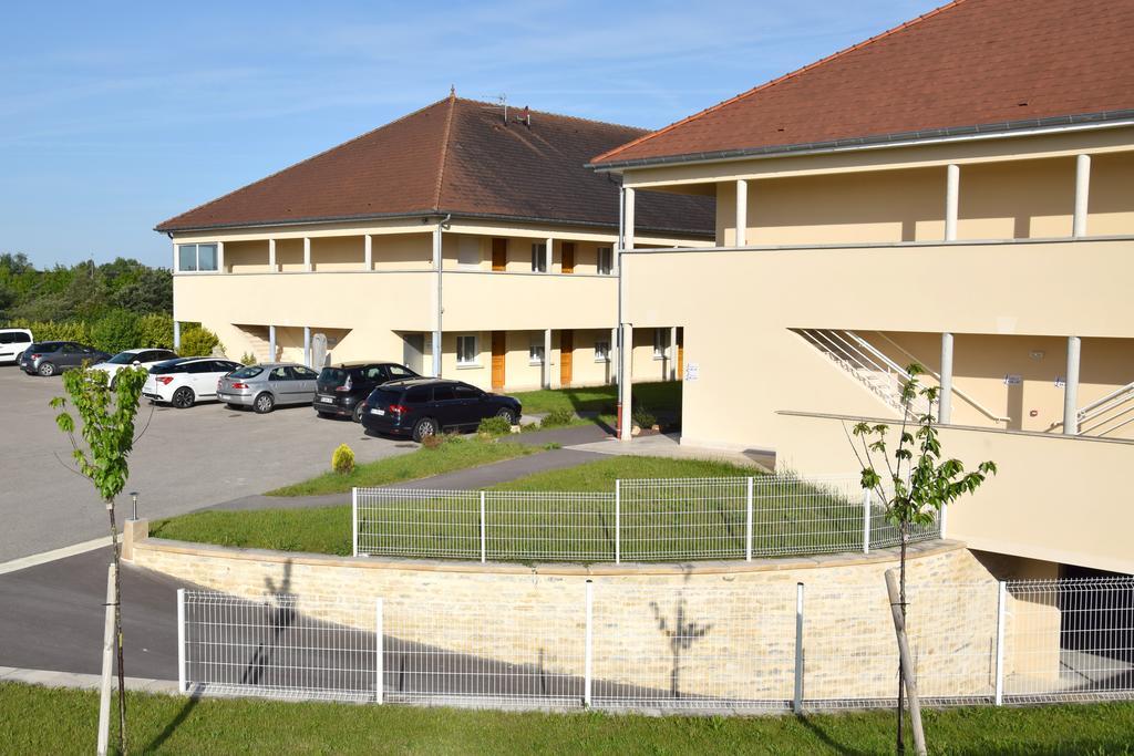 ホテル ロジ デ ソース Créney-près-Troyes エクステリア 写真